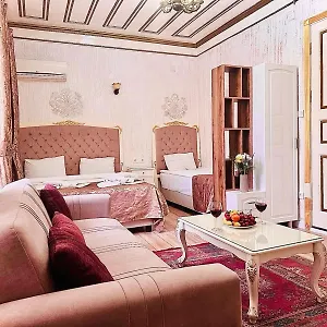 Alhambra Apartahotel Estambul